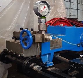 Máy bơm cao áp chạy trơn tru với van hút và xả SS / thép